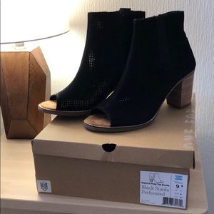 Toms open toe booties. Size 9.5 brand new
